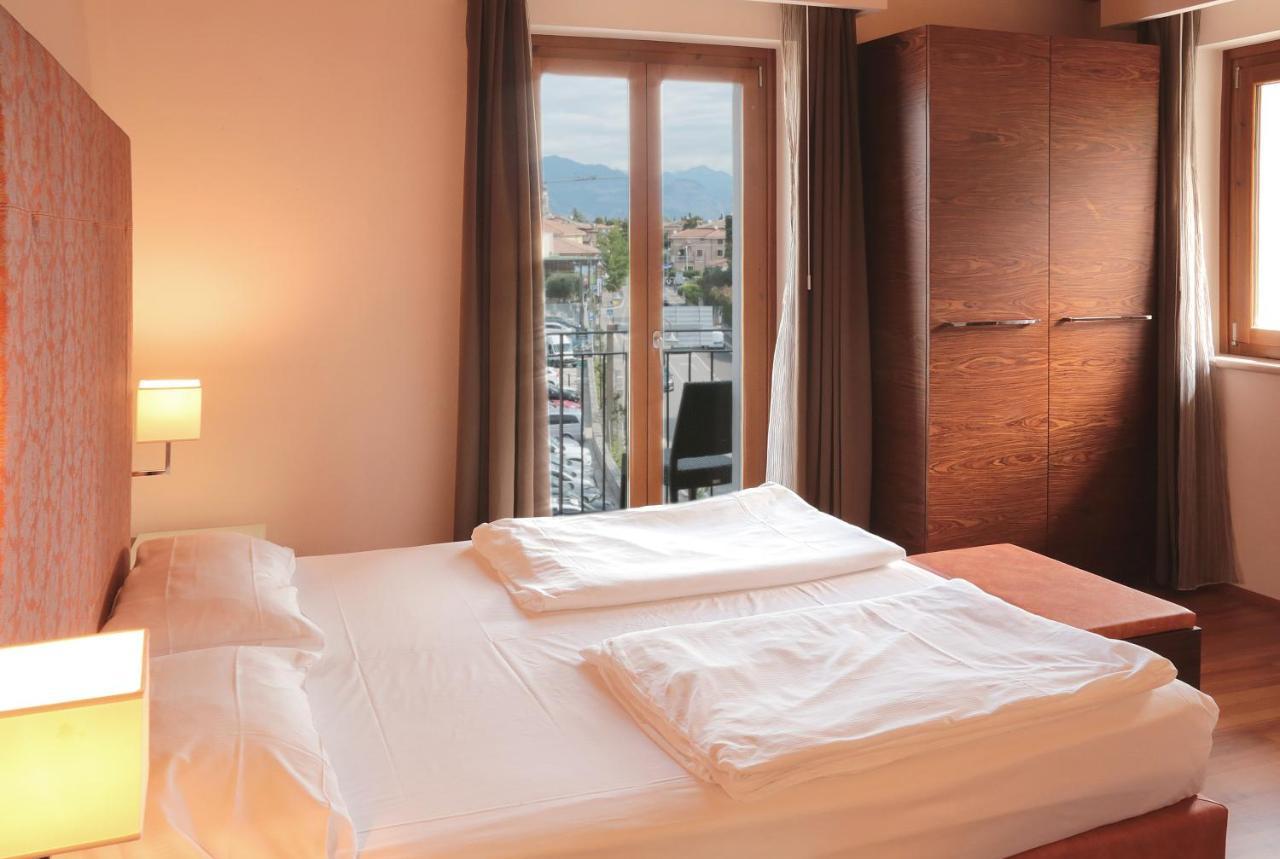 Hotel Lido Torri Del Benaco Esterno foto
