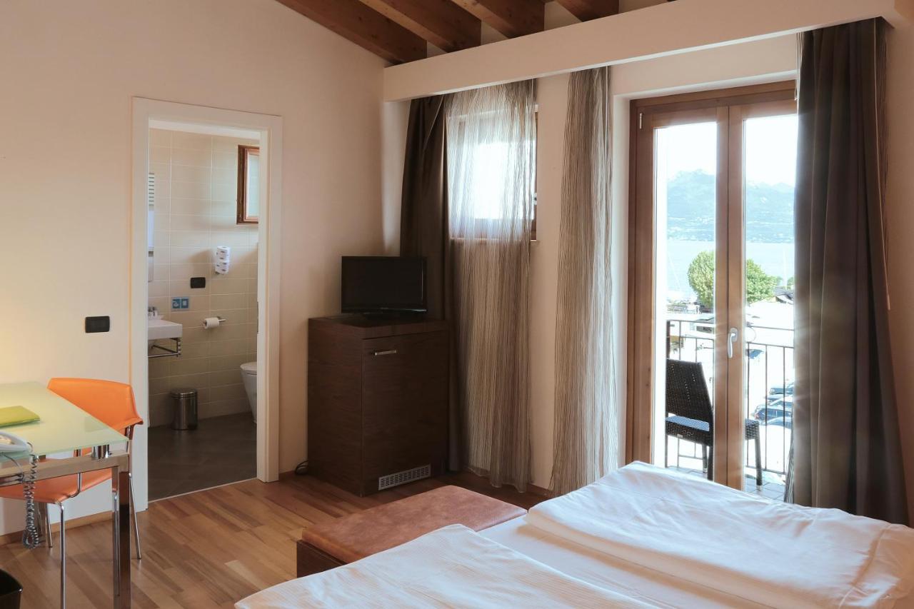 Hotel Lido Torri Del Benaco Esterno foto