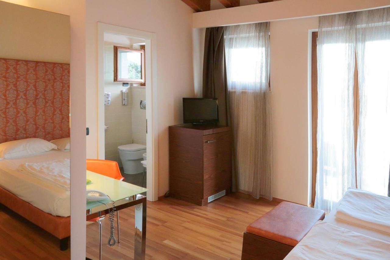 Hotel Lido Torri Del Benaco Esterno foto