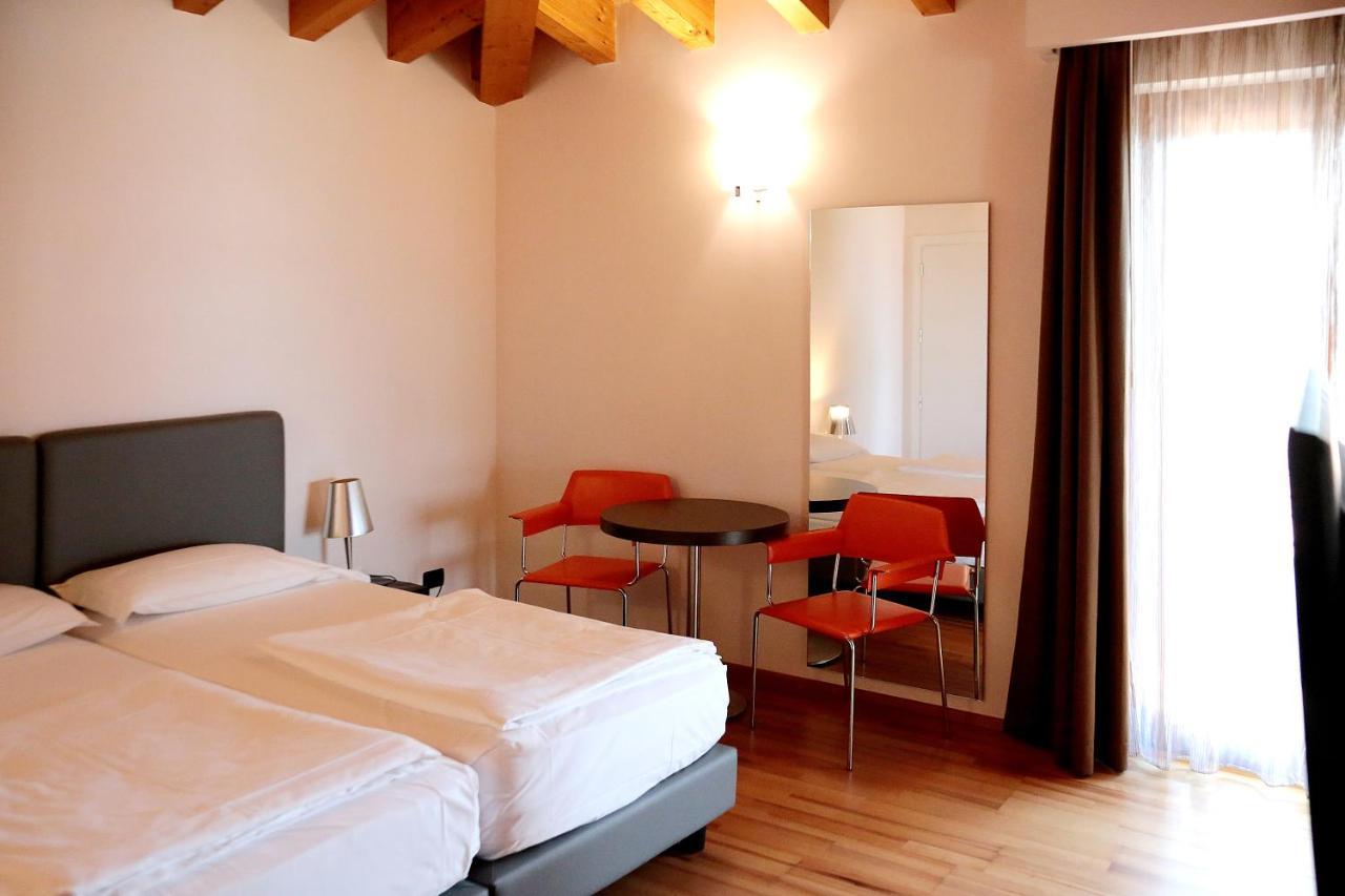 Hotel Lido Torri Del Benaco Esterno foto