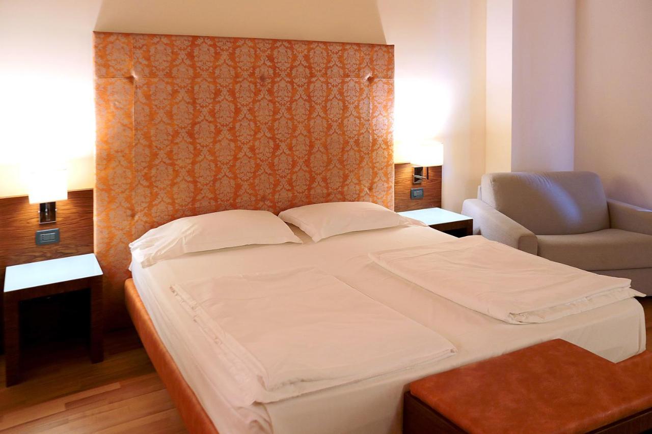 Hotel Lido Torri Del Benaco Esterno foto