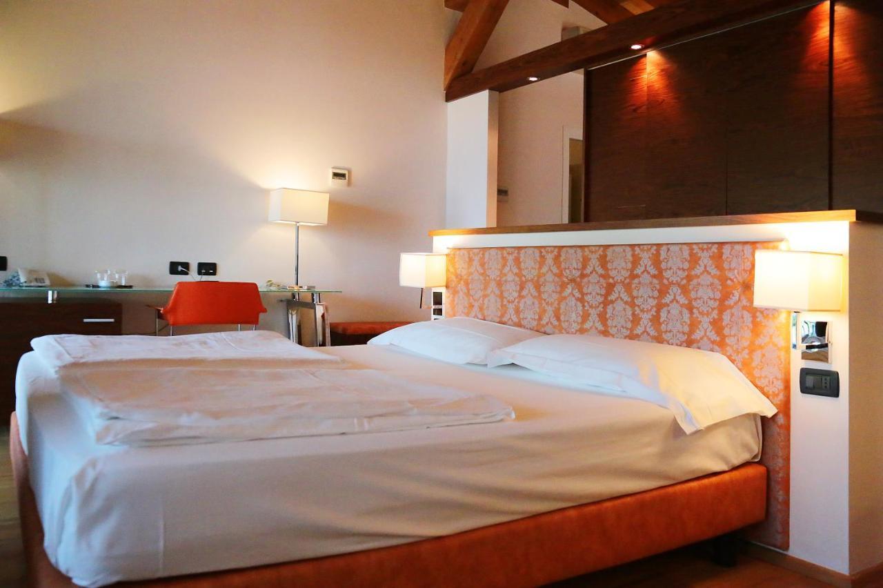Hotel Lido Torri Del Benaco Esterno foto