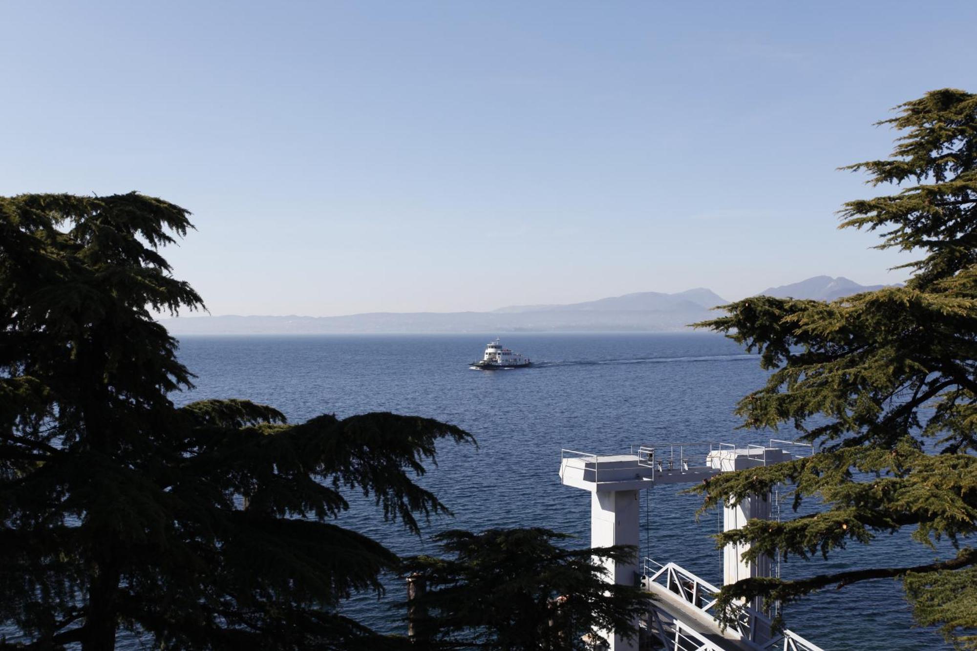 Hotel Lido Torri Del Benaco Esterno foto