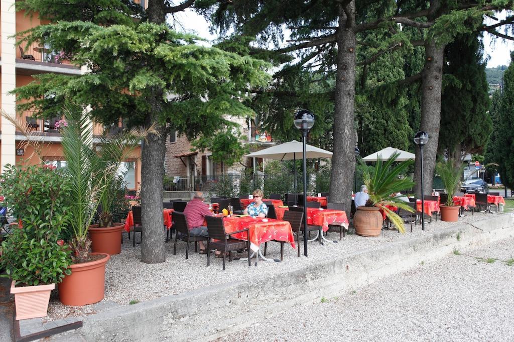 Hotel Lido Torri Del Benaco Esterno foto